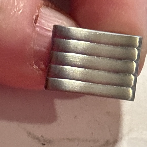 Geoffrey Beene Silver Men's One Striped Dress Cufflinks - Picture 2 of 10